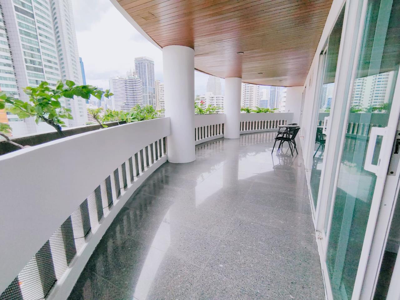 4 Bedrooms 4 Bathrooms Size 450sqm. GM Tower for Rent