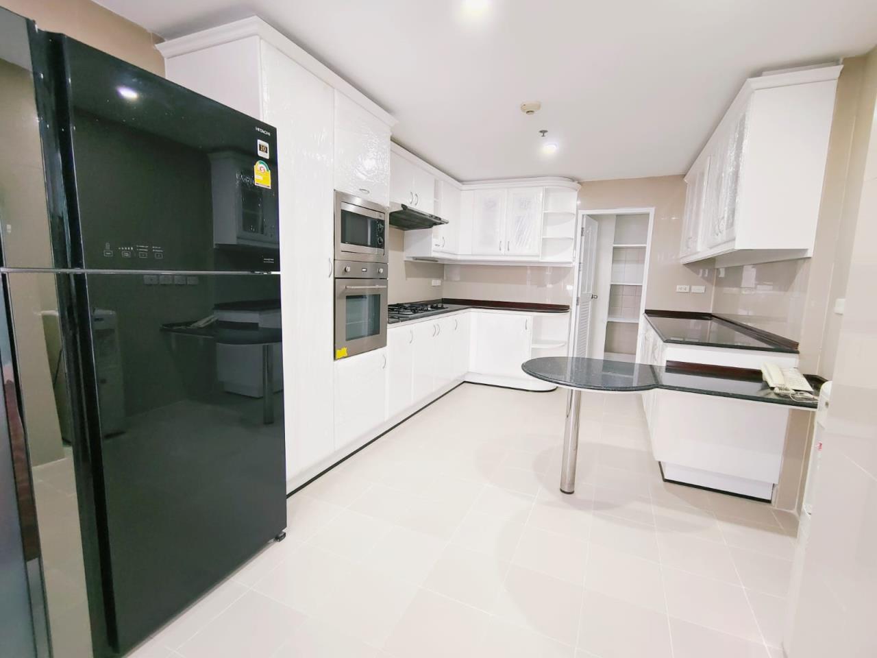 4 Bedrooms 4 Bathrooms Size 450sqm. GM Tower for Rent