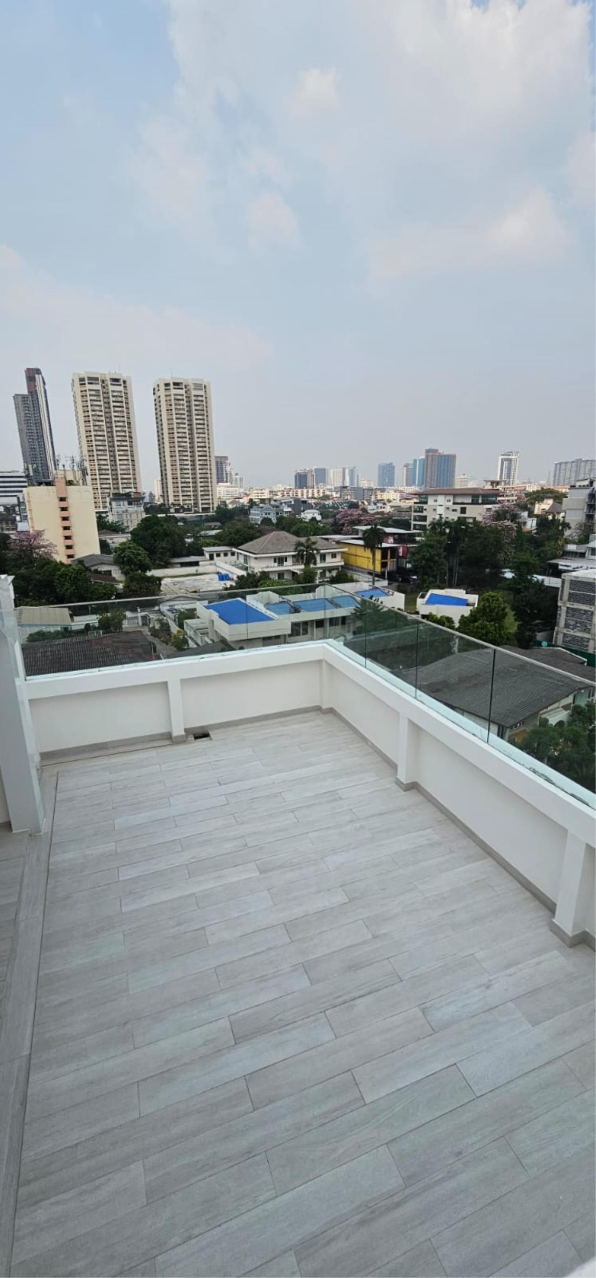 3 Bedrooms 3 Bathrooms Size 220sqm.GM Residence for Rent