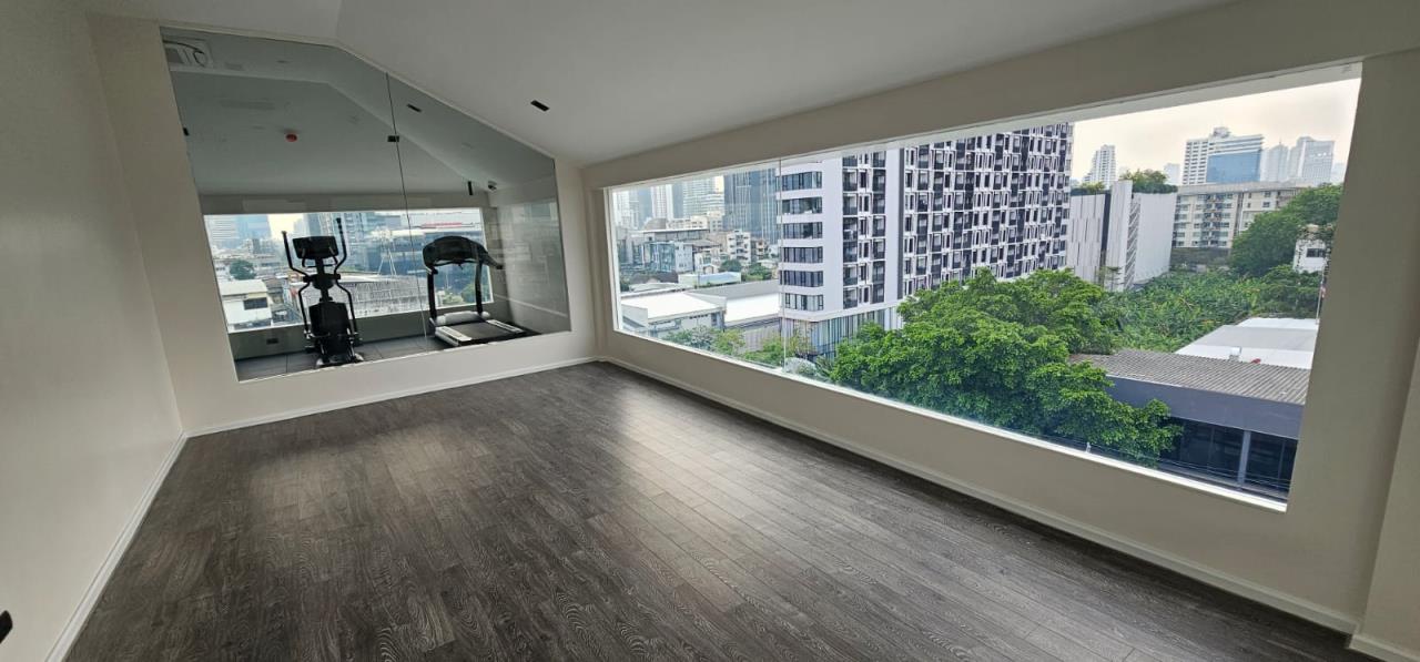 3 Bedrooms 3 Bathrooms Size 220sqm.GM Residence for Rent