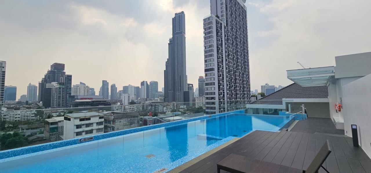 3 Bedrooms 3 Bathrooms Size 220sqm.GM Residence for Rent