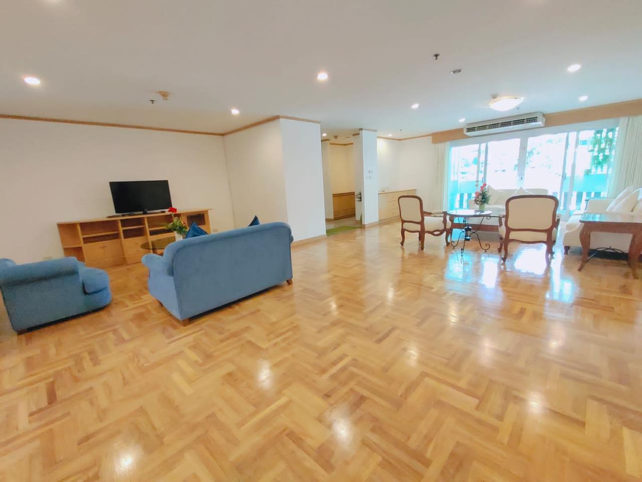 3 Bedrooms, 3 Bathrooms 315sqm size GM Residence For Rent 90,000 THB