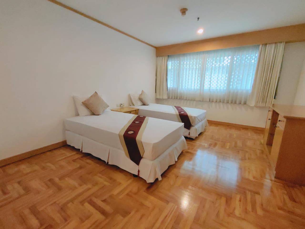 3 Bedrooms, 3 Bathrooms 315sqm size GM Residence For Rent 90,000 THB