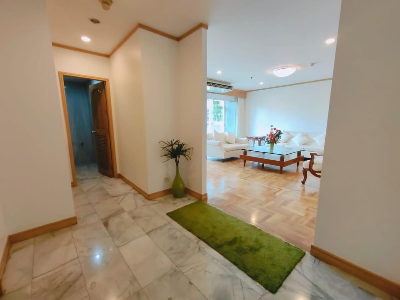 3 Bedrooms, 3 Bathrooms 315sqm size GM Residence For Rent 90,000 THB