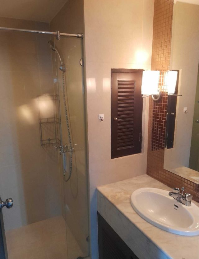 2 Bedrooms 2 Bathrooms Size 140sqm. Lake Green Condominium for Rent 55,000 THB
