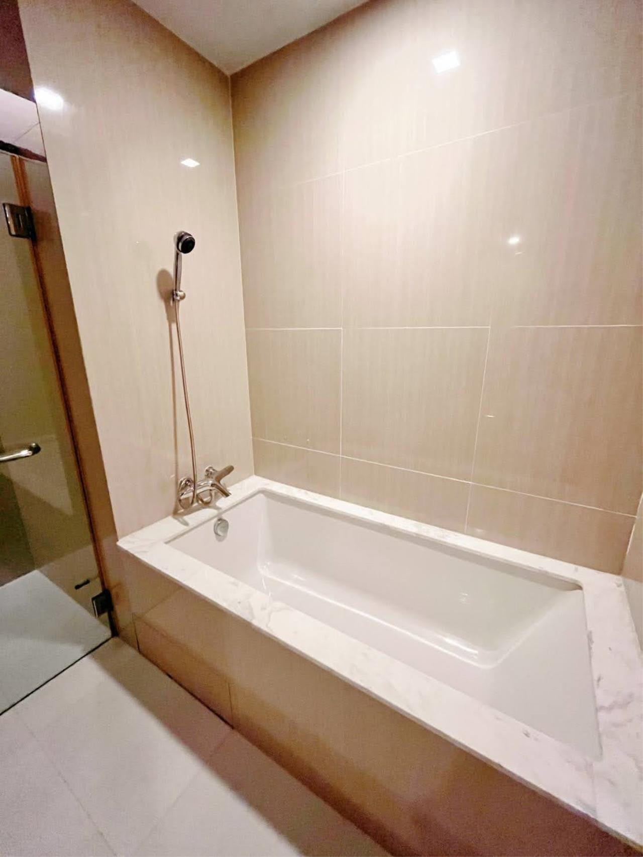 2 Bedrooms 2 Bathrooms Size 80sqm. Circle Living Prototype for Rent 50,000 THB