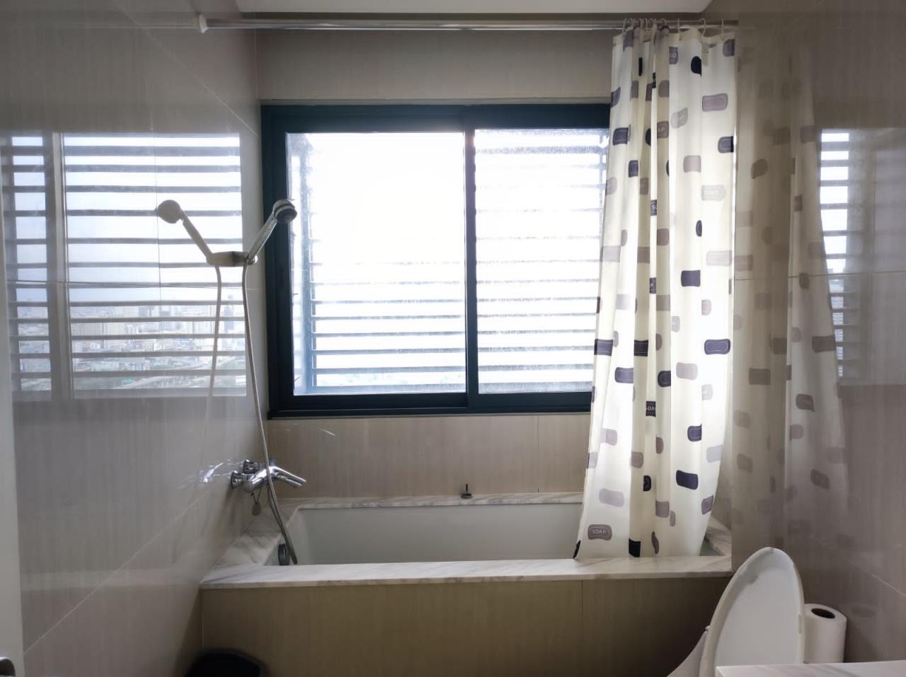 2 bedrooms 2 bathrooms circle living prototype for rent