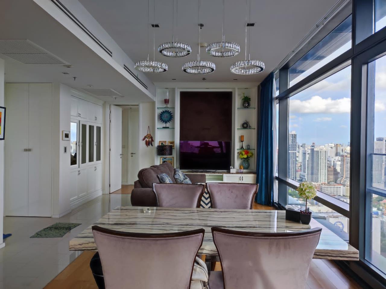 2 bedrooms 2 bathrooms circle living prototype for rent