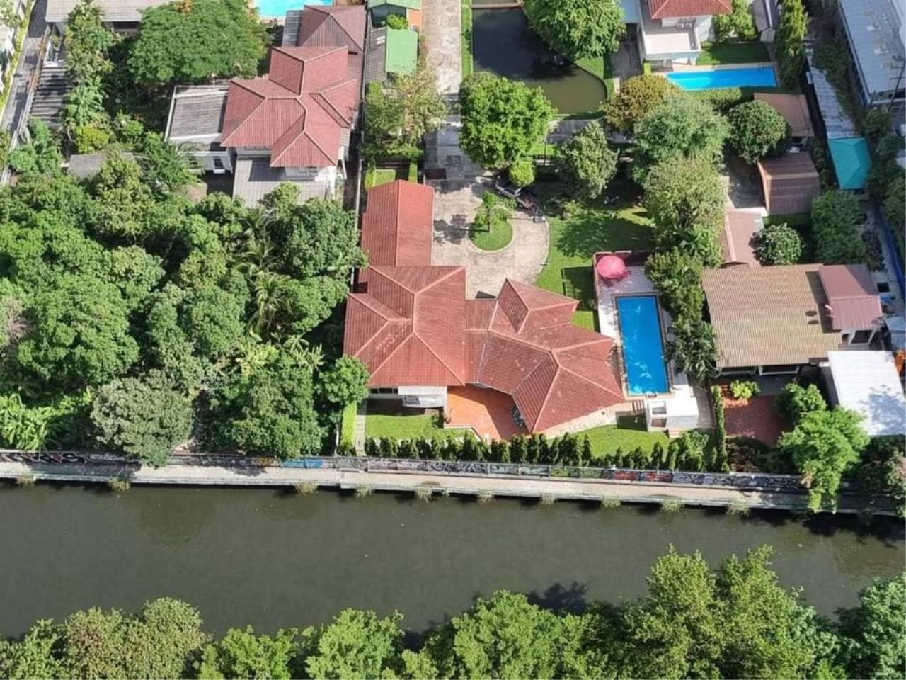 2 bedrooms 2 bathrooms villa asoke for rent