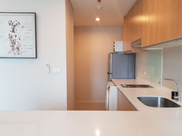 2 bedrooms 2 bathrooms villa asoke condominium for rent