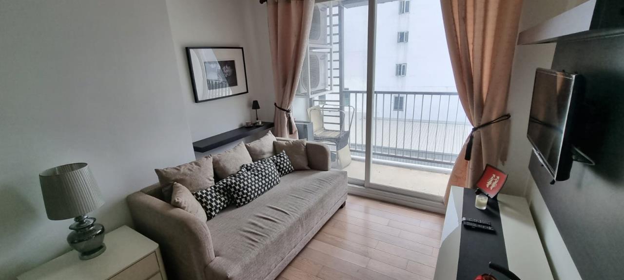 1 bedroom 1 bathroom 15 sukhumvit residences for rent for sale