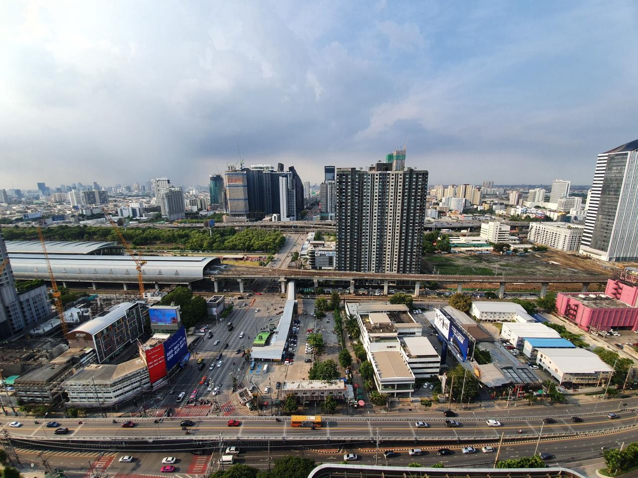 2 bedrooms 2 bathrooms esse at singha complex for rent