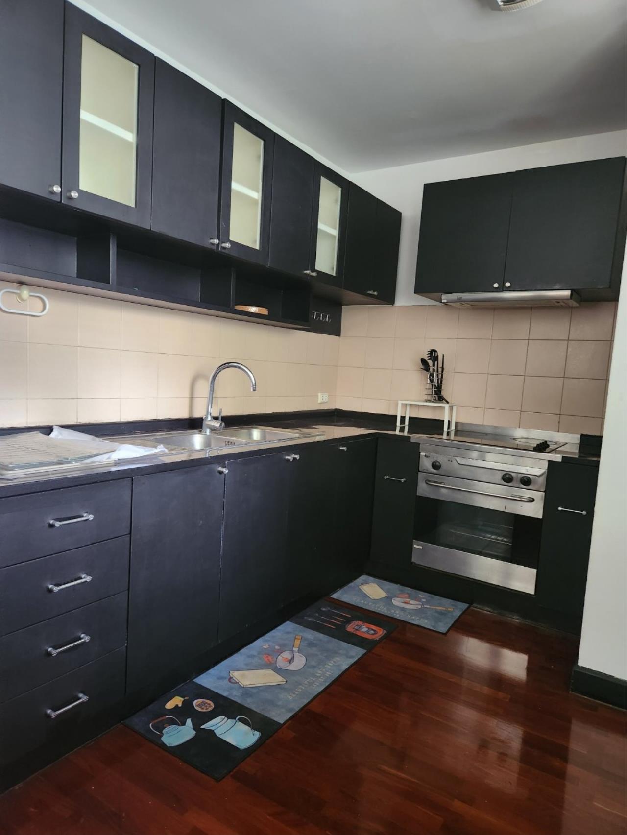 3 bedrooms 3 bathrooms charktip court for rent