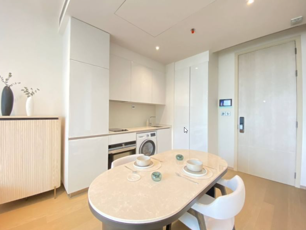 1 Bedroom, 1 Bathroom 53 sqm size 12A Flr The Strand Thonglor For Rent