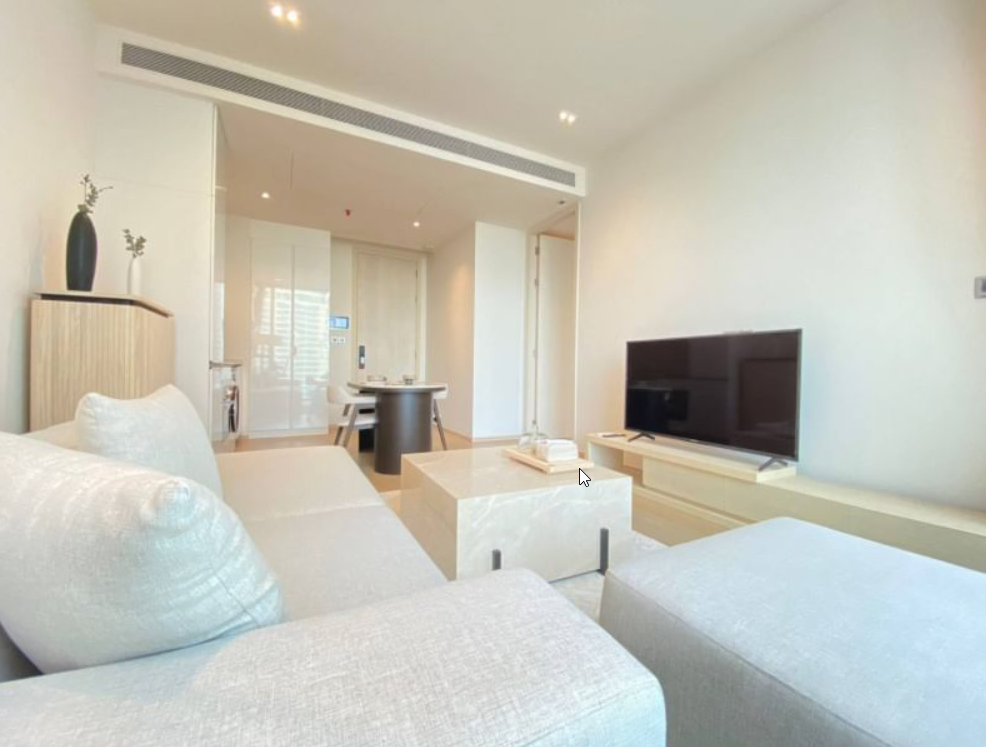 1 Bedroom, 1 Bathroom 53 sqm size 12A Flr The Strand Thonglor For Rent
