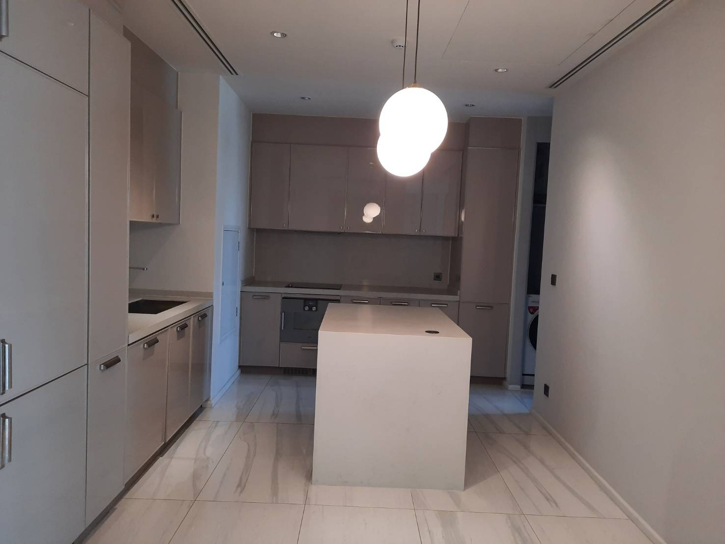 2 Bedrooms, 2 Bathrooms 106sqm size Kraam Sukhumvit 26 For Rent 95000THB For Sale 33000000THB