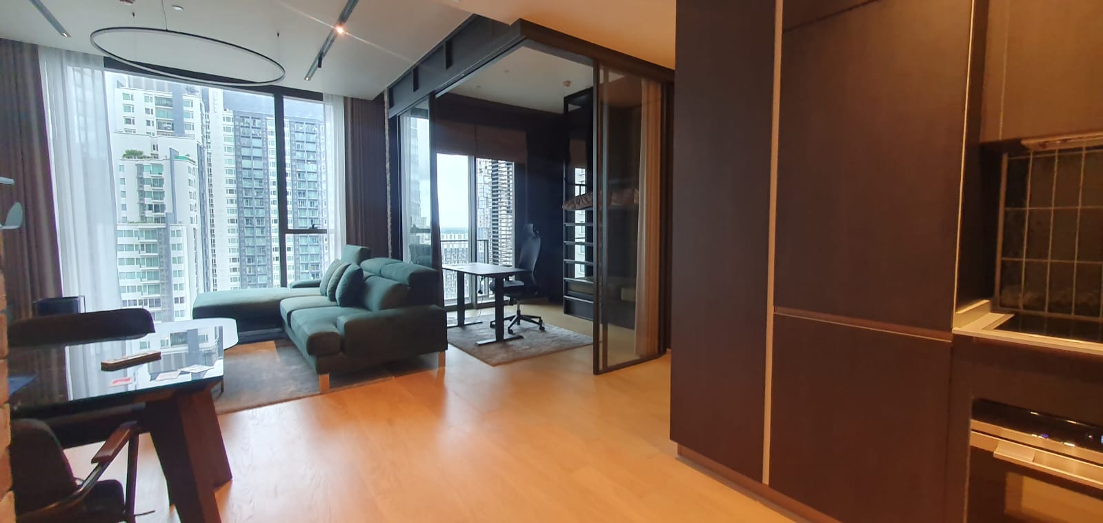 1+1 Bedroom, 2 Bathroom 75sqm size The Strand Thonglor 21st Flr For Rent