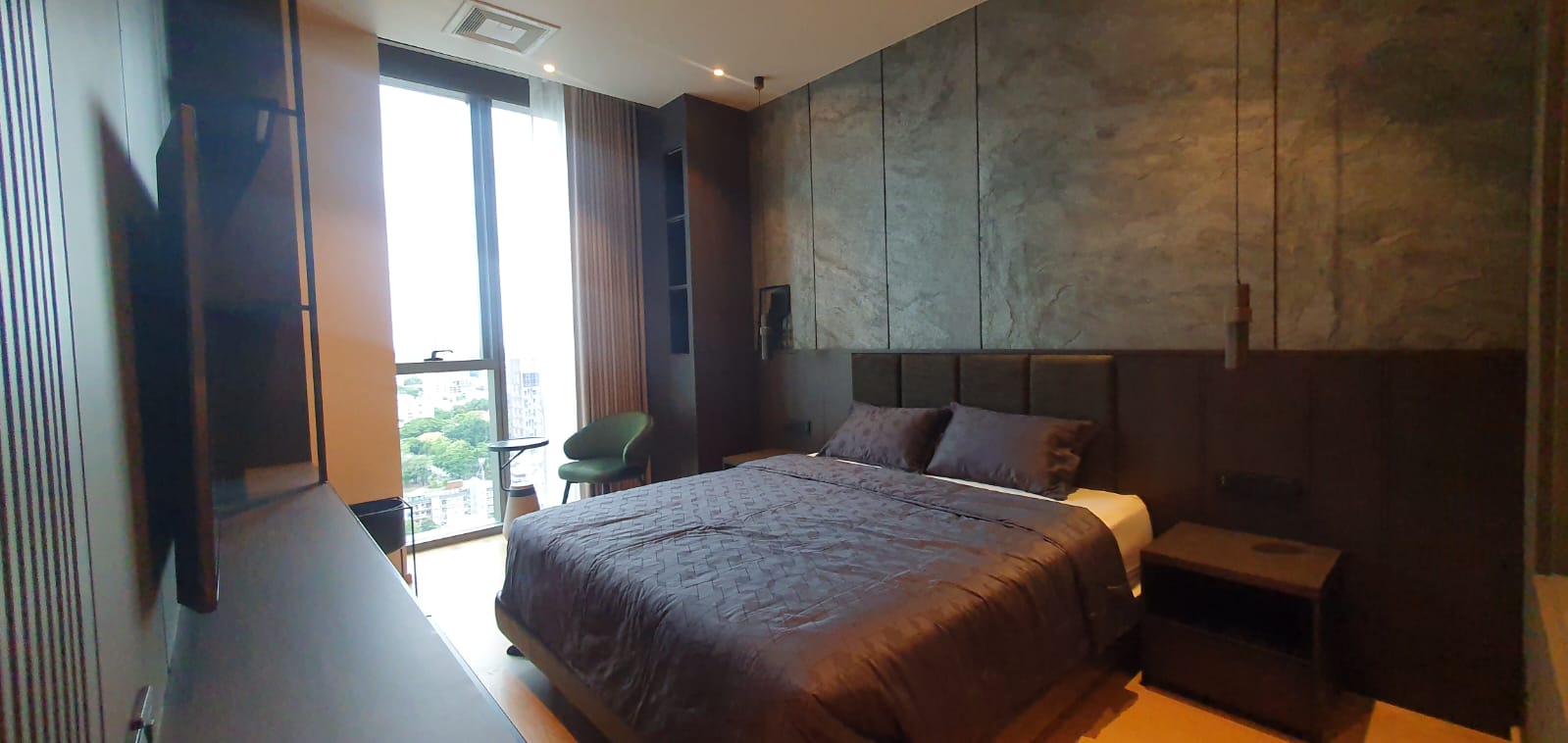 1+1 Bedroom, 2 Bathroom 75sqm size The Strand Thonglor 21st Flr For Rent
