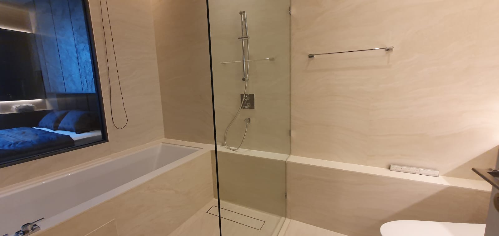 1+1 Bedroom, 2 Bathroom 75sqm size The Strand Thonglor 21st Flr For Rent