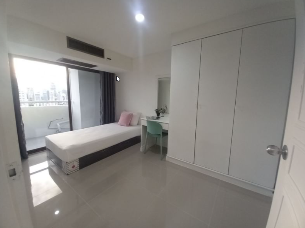 3 Bedrooms, 2 Bathrooms 129.23 sqm size The Waterford Park Sukhumvit 53 Tower 3 26th Flr For Rent