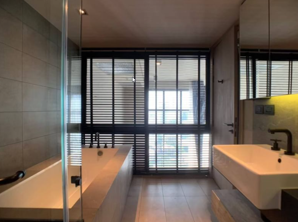 2 Bedrooms, 2 Bathrooms 120sqm size The Lofts Asoke For Rent