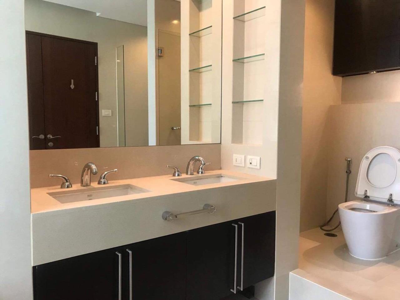 3 Bedrooms, 3 Bathrooms 253 SQM The Park Chidlom