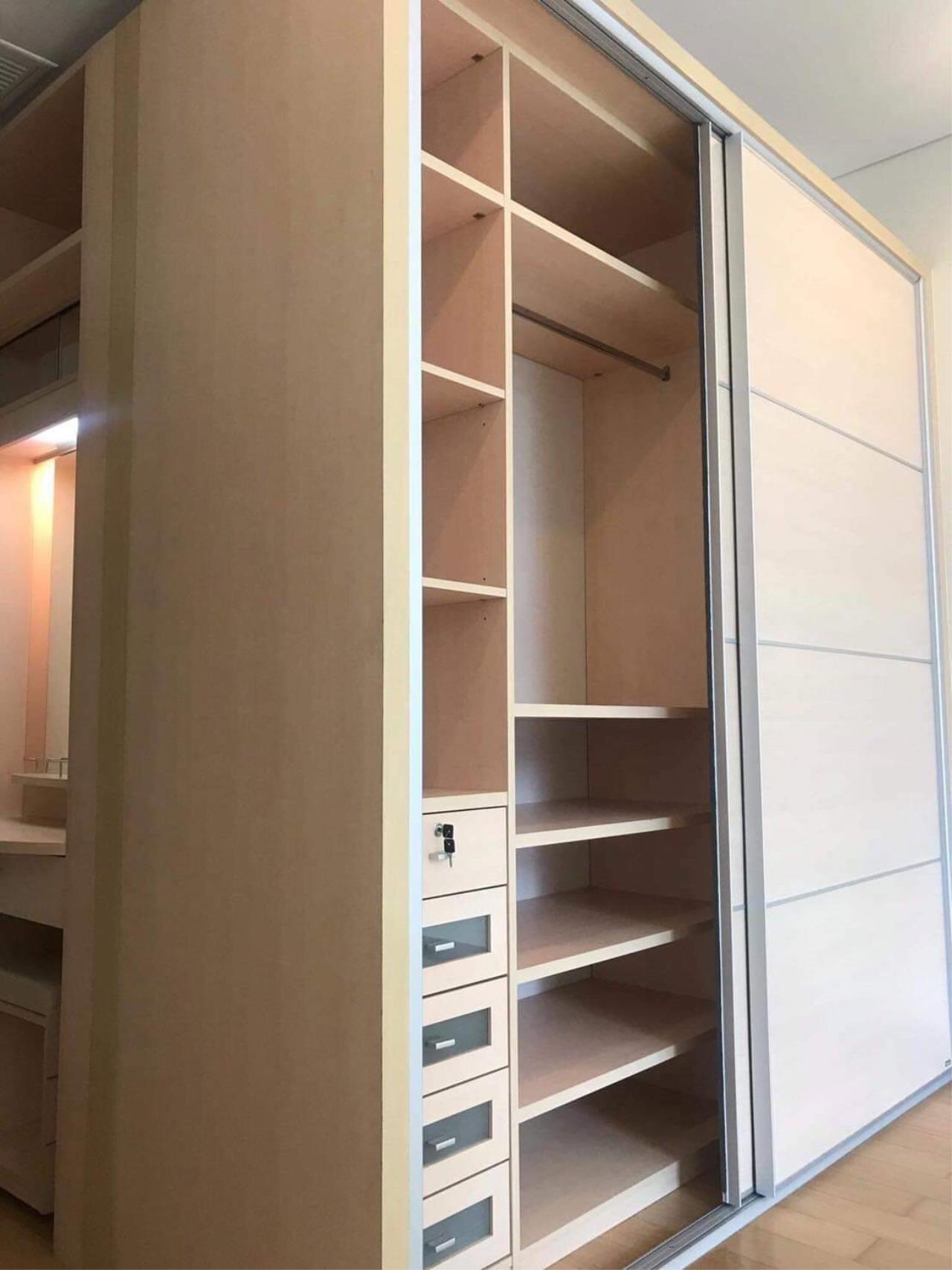3 Bedrooms, 3 Bathrooms 253 SQM The Park Chidlom