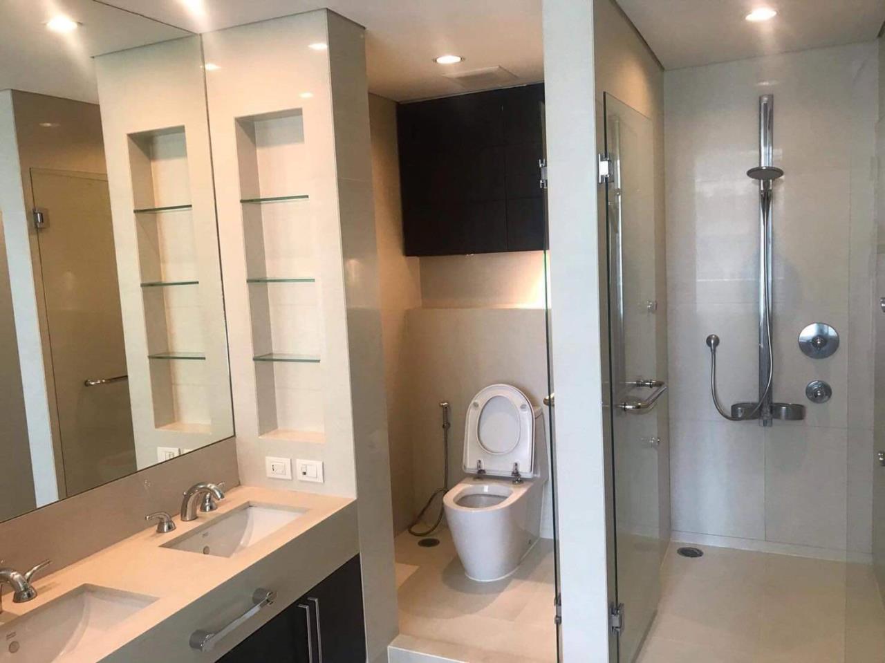 3 Bedrooms, 3 Bathrooms 253 SQM The Park Chidlom
