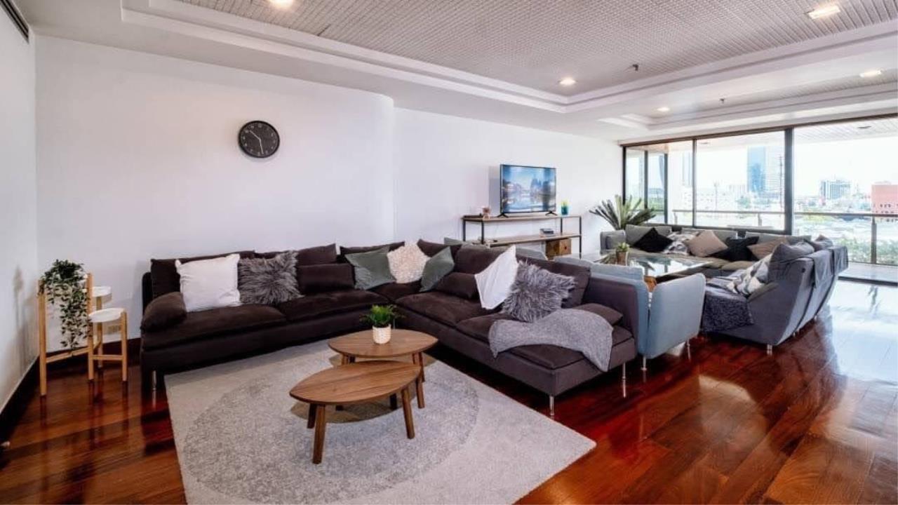 3 bedrooms, 3 bathrooms 240 sqm size Polo Park For Rent 120,000THB Non-Negotiable