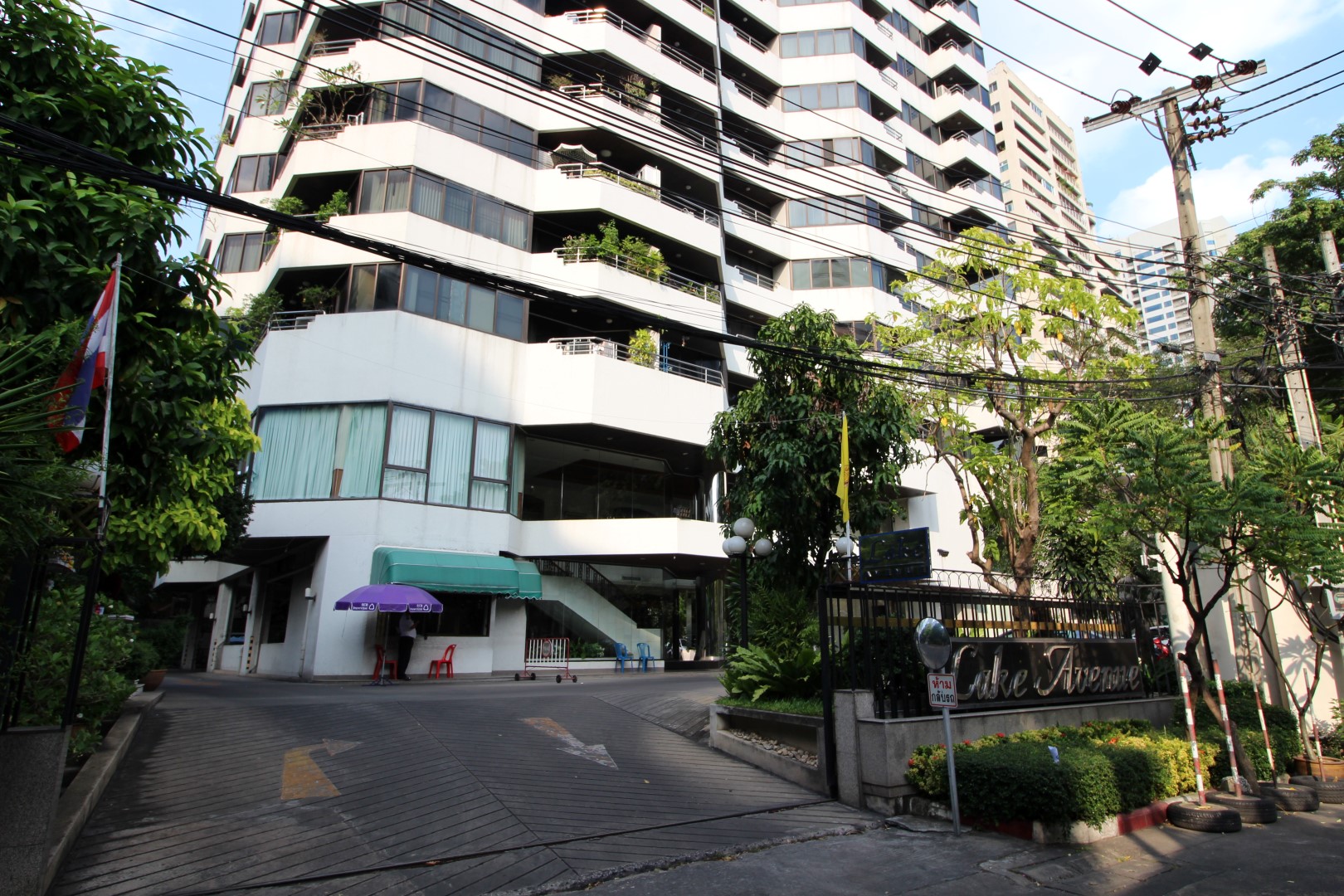 2 Bedrooms, 2 Bathrooms 123sqm size Lake Avenue For Rent