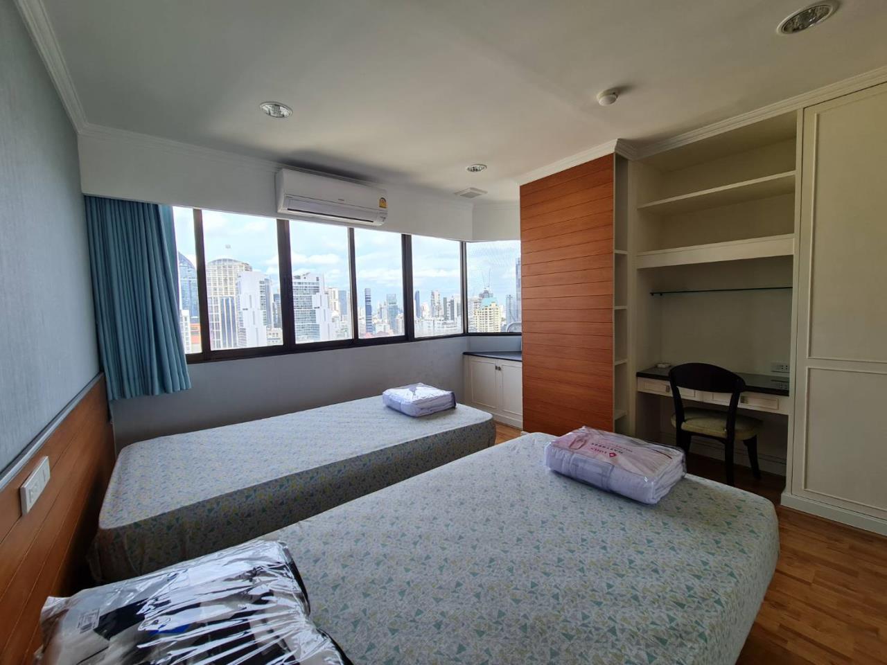 2 Bedrooms, 2 Bathrooms 128sqm size Lake Avenue Condominium For Rent