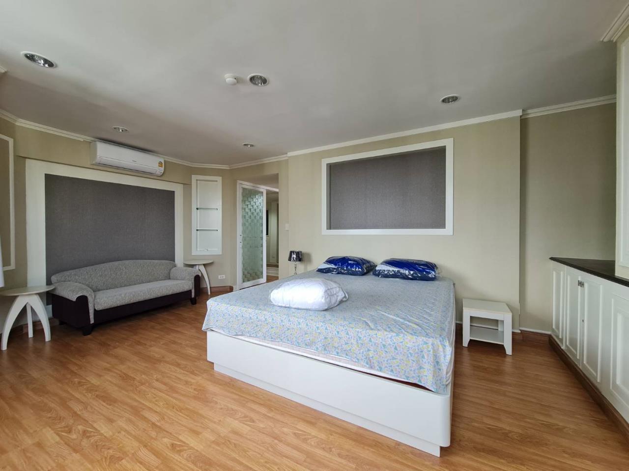 2 Bedrooms, 2 Bathrooms 128sqm size Lake Avenue Condominium For Rent