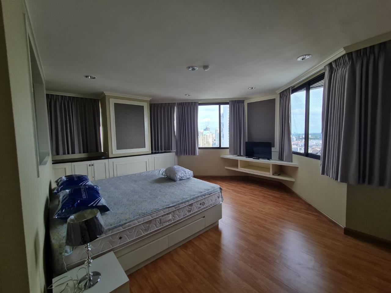 2 Bedrooms, 2 Bathrooms 128sqm size Lake Avenue Condominium For Rent