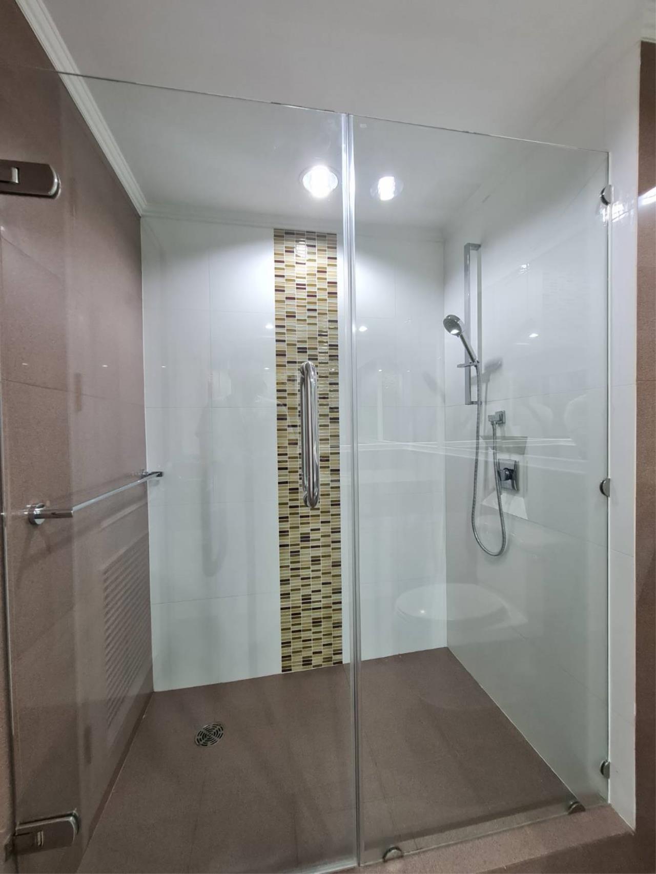 2 Bedrooms, 2 Bathrooms 128sqm size Lake Avenue Condominium For Rent