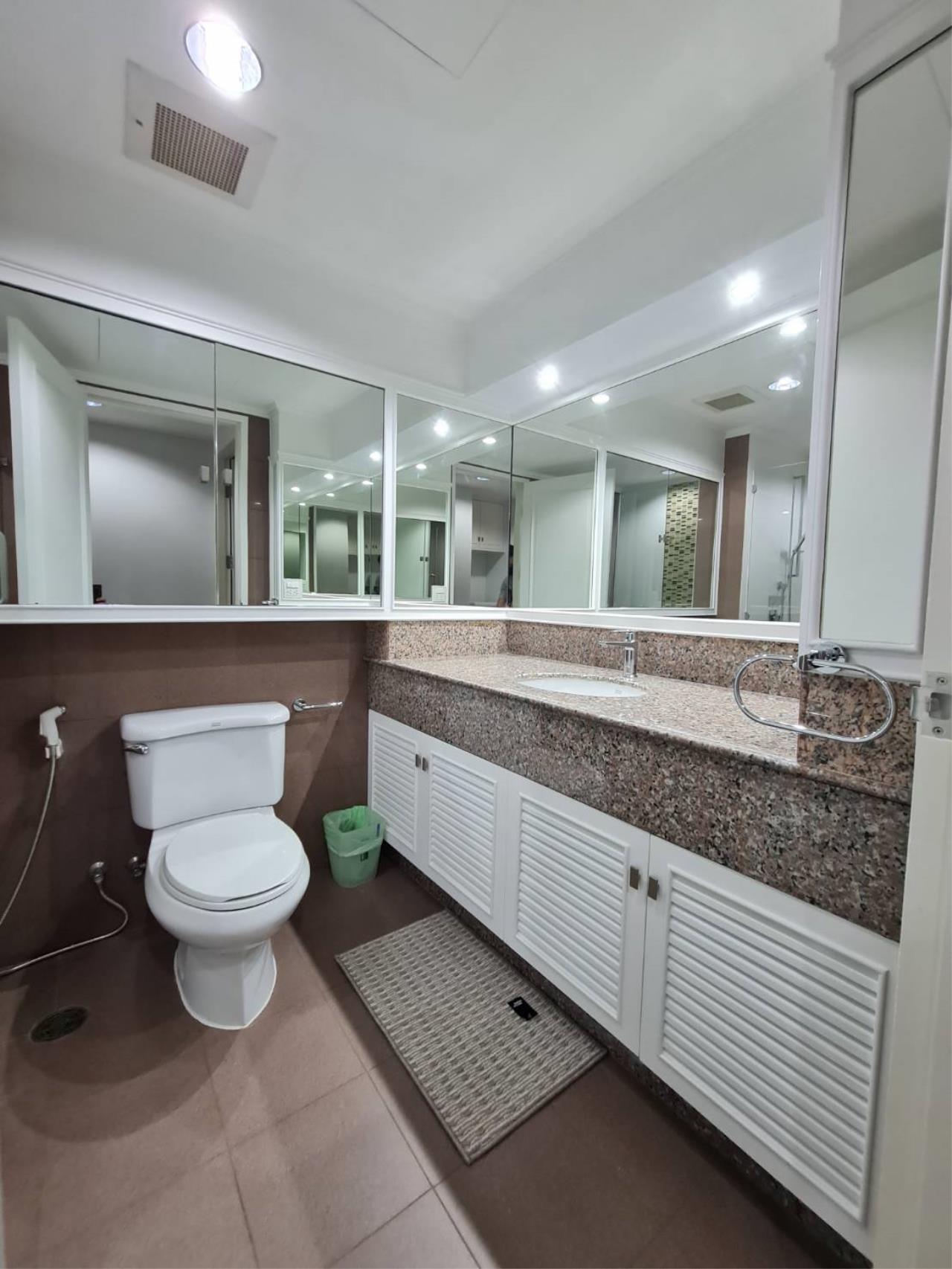2 Bedrooms, 2 Bathrooms 128sqm size Lake Avenue Condominium For Rent