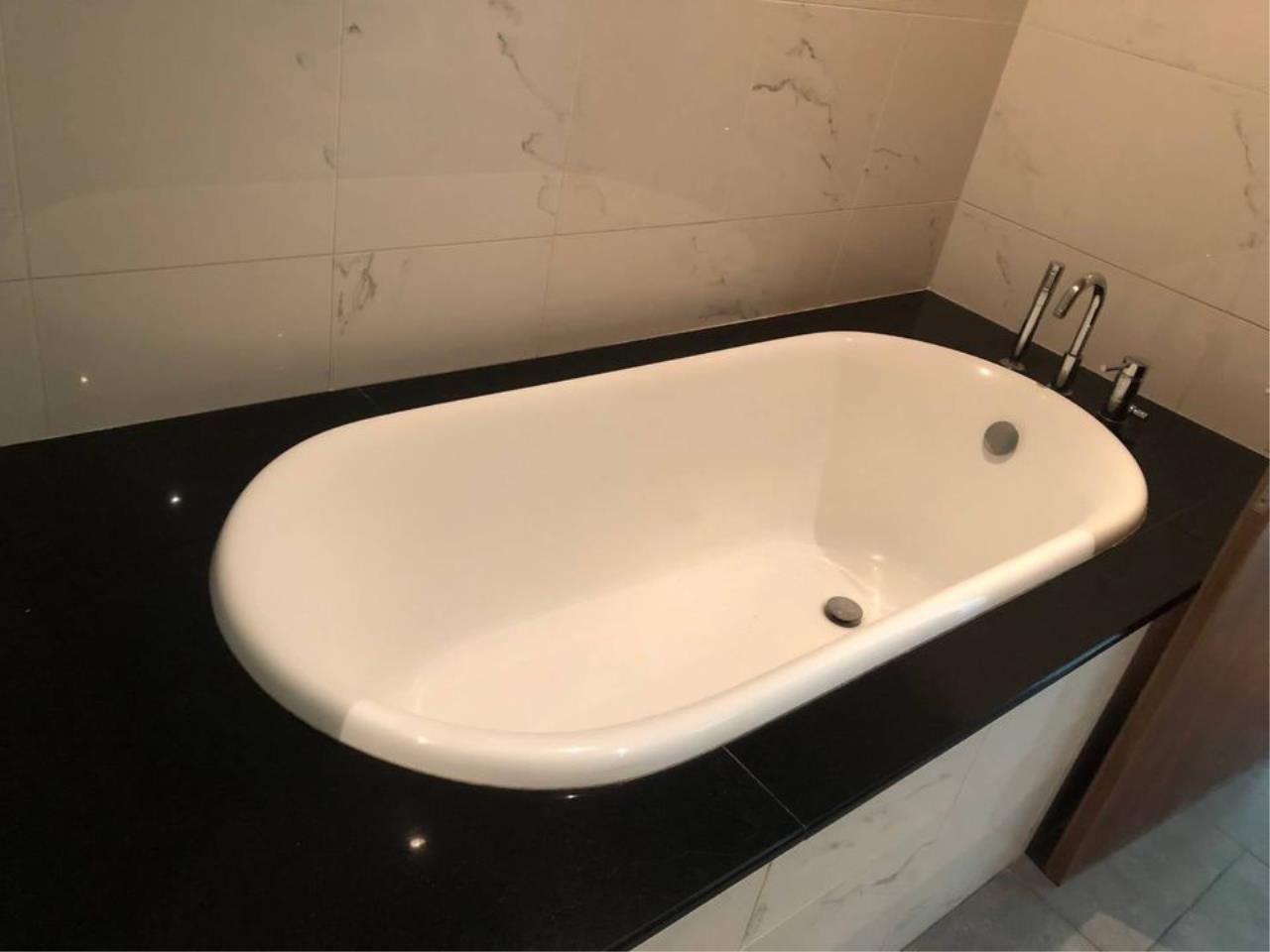 3 bedrooms 3 bathrooms size 210 sqm. The Lakes for Rent 110,000THB