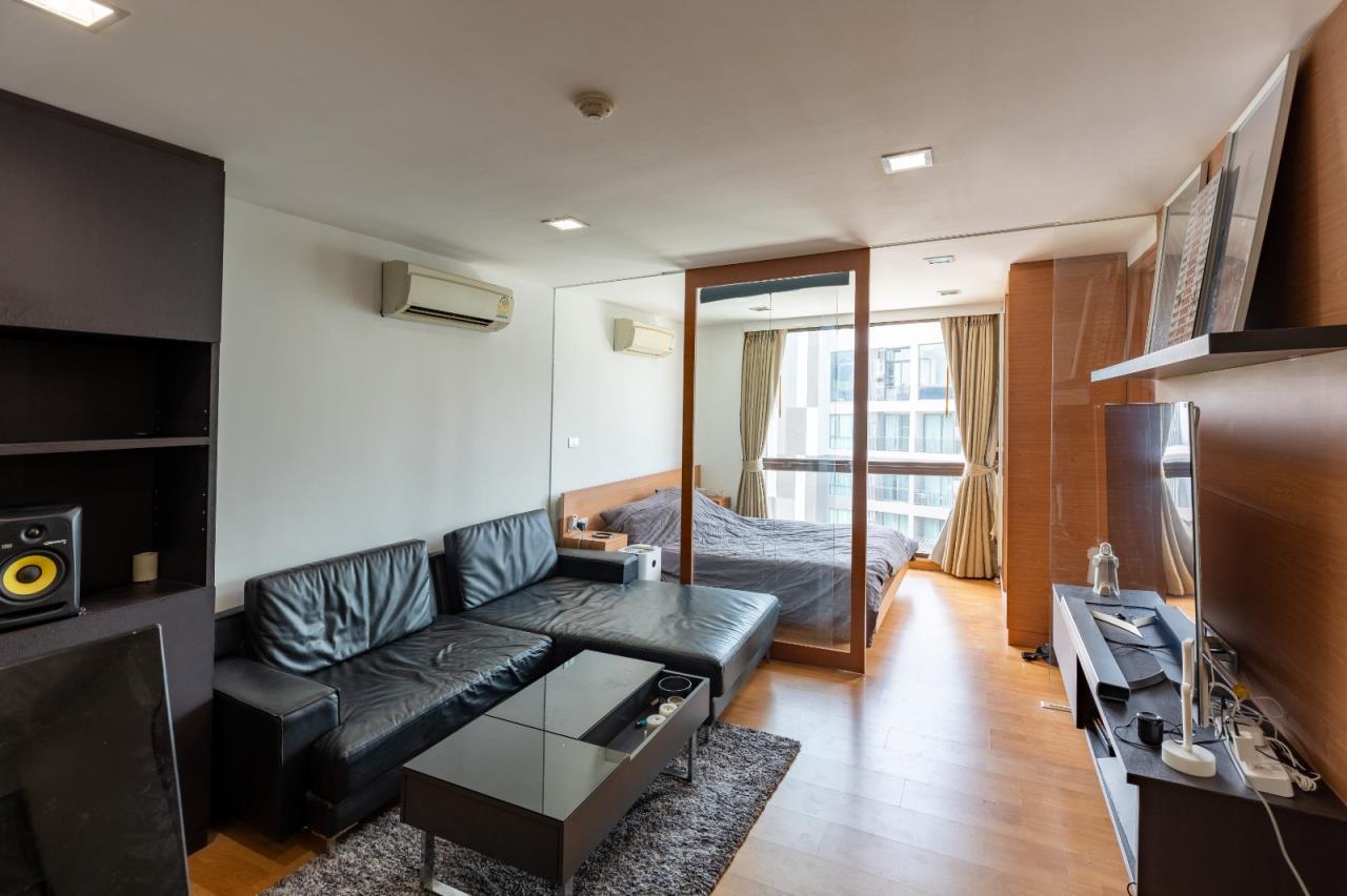 1Bedroom, 1Bathroom 38sqm size XVI The Sixteenth Condominium For Rent 20,000 THB For Sale 5M