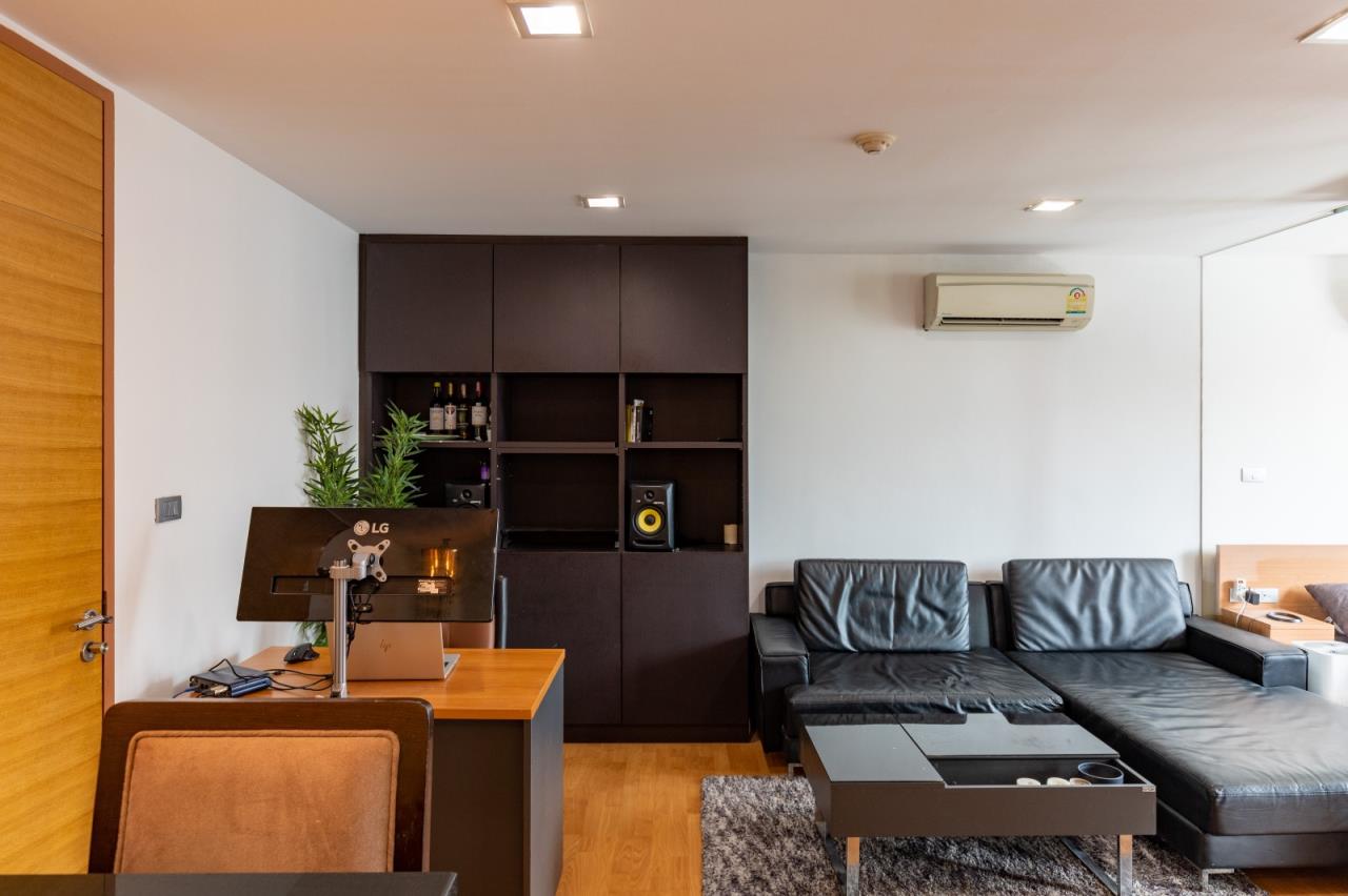 1Bedroom, 1Bathroom 38sqm size XVI The Sixteenth Condominium For Rent 20,000 THB For Sale 5M
