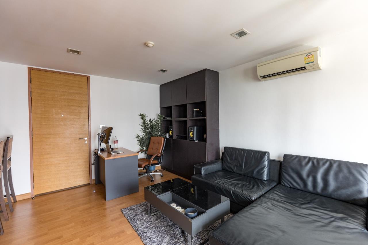 1Bedroom, 1Bathroom 38sqm size XVI The Sixteenth Condominium For Rent 20,000 THB For Sale 5M