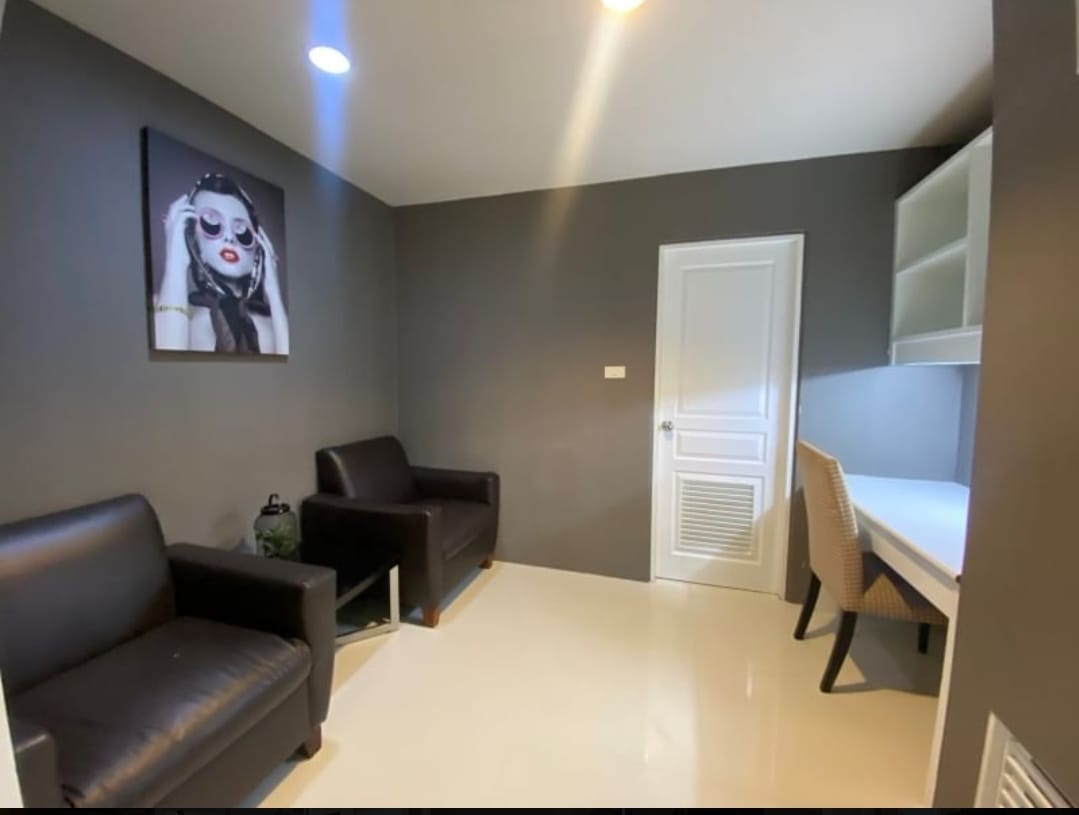 3 Bedrooms, 2 Bathrooms 120sqm size 13th Flr The Waterford Diamond SuKhumvit 30/1 Condominium For Rent 55,000THB