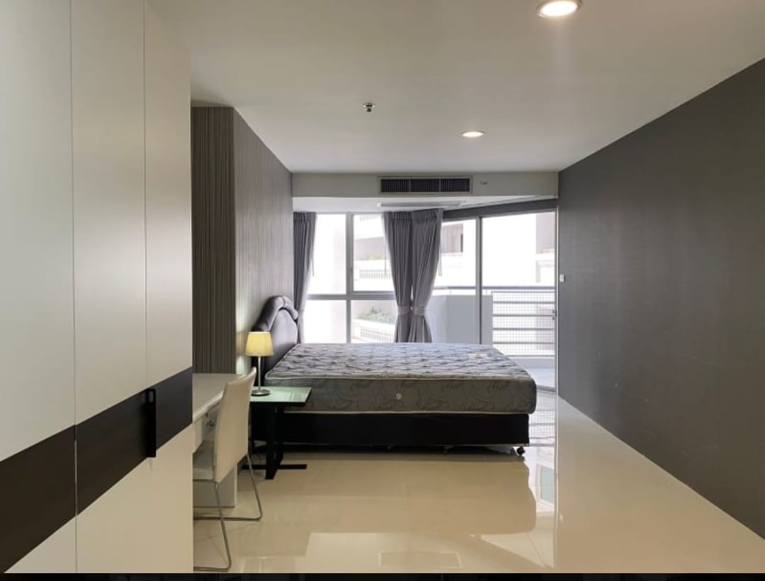 3 Bedrooms, 2 Bathrooms 120sqm size 13th Flr The Waterford Diamond SuKhumvit 30/1 Condominium For Rent 55,000THB
