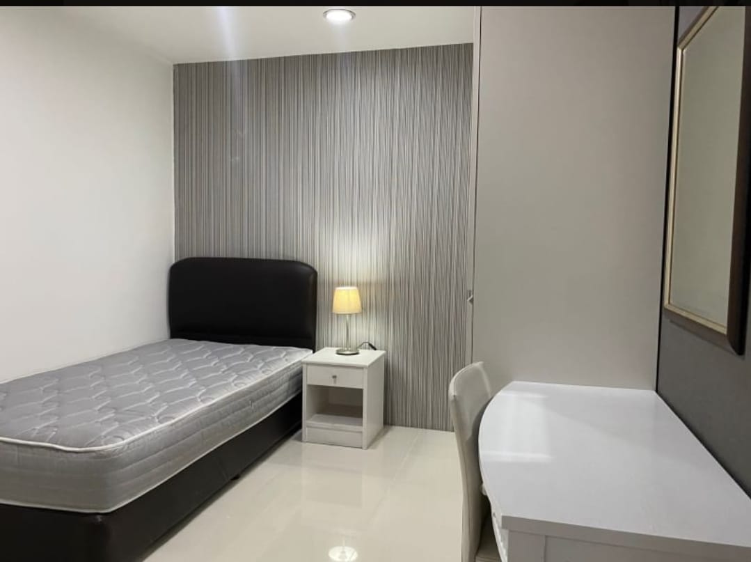 3 Bedrooms, 2 Bathrooms 120sqm size 13th Flr The Waterford Diamond SuKhumvit 30/1 Condominium For Rent 55,000THB