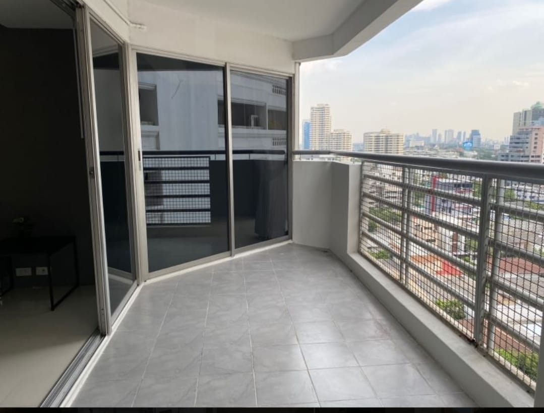 3 Bedrooms, 2 Bathrooms 120sqm size 13th Flr The Waterford Diamond SuKhumvit 30/1 Condominium For Rent 55,000THB