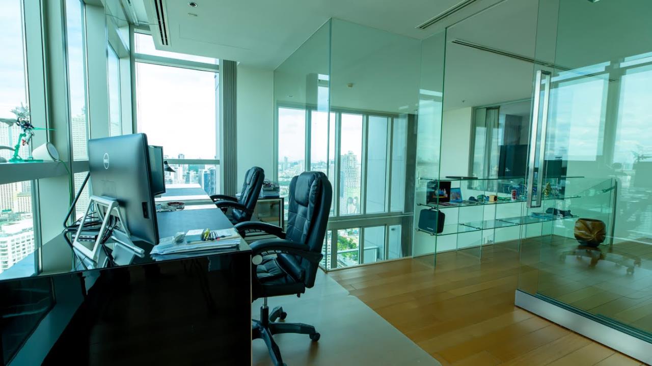 3 Bedrooms, 3 Bathrooms 258 sqm size The River Skyview duplex For Sale 74.5M