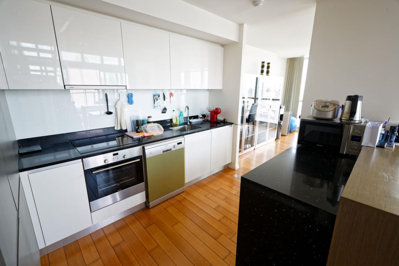 3 Bedrooms, 3 Bathrooms 258 sqm size The River Skyview duplex For Sale 74.5M