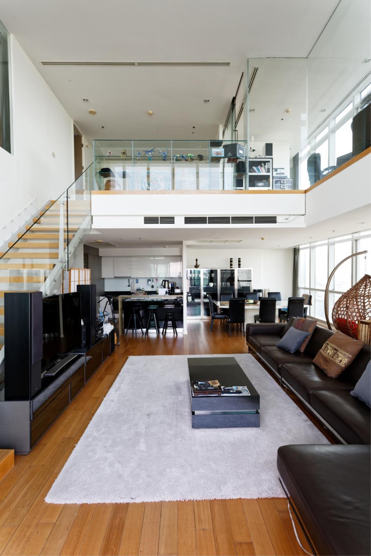 3 Bedrooms, 3 Bathrooms 258 sqm size The River Skyview duplex For Sale 74.5M