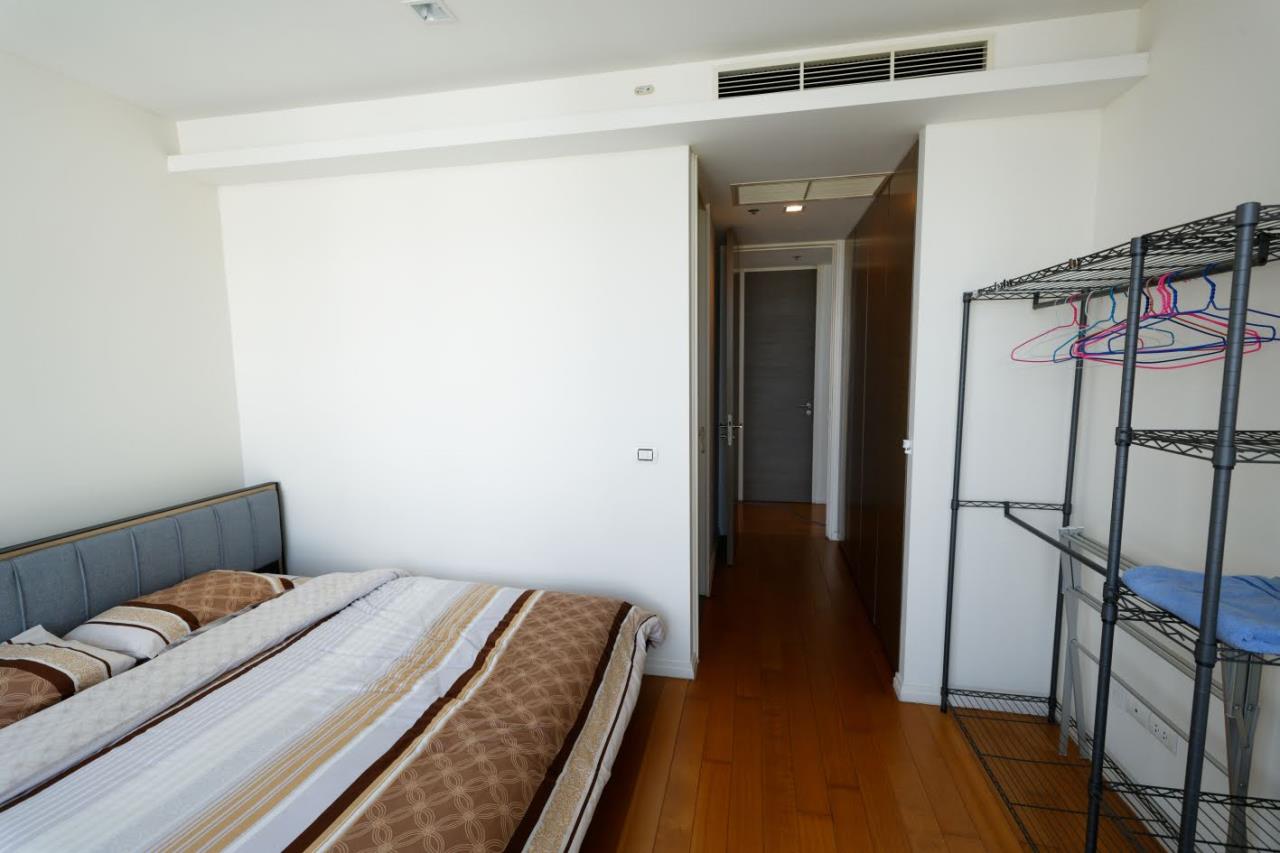 3 Bedrooms, 3 Bathrooms 258 sqm size The River Skyview duplex For Sale 74.5M