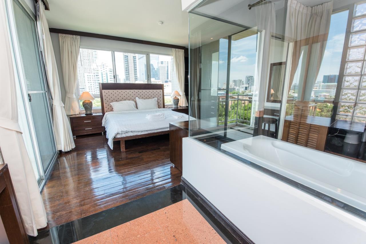 4 Bedrooms, 4 Bathrooms 230sqm size Baan Thirapa for Rent 85,000THB