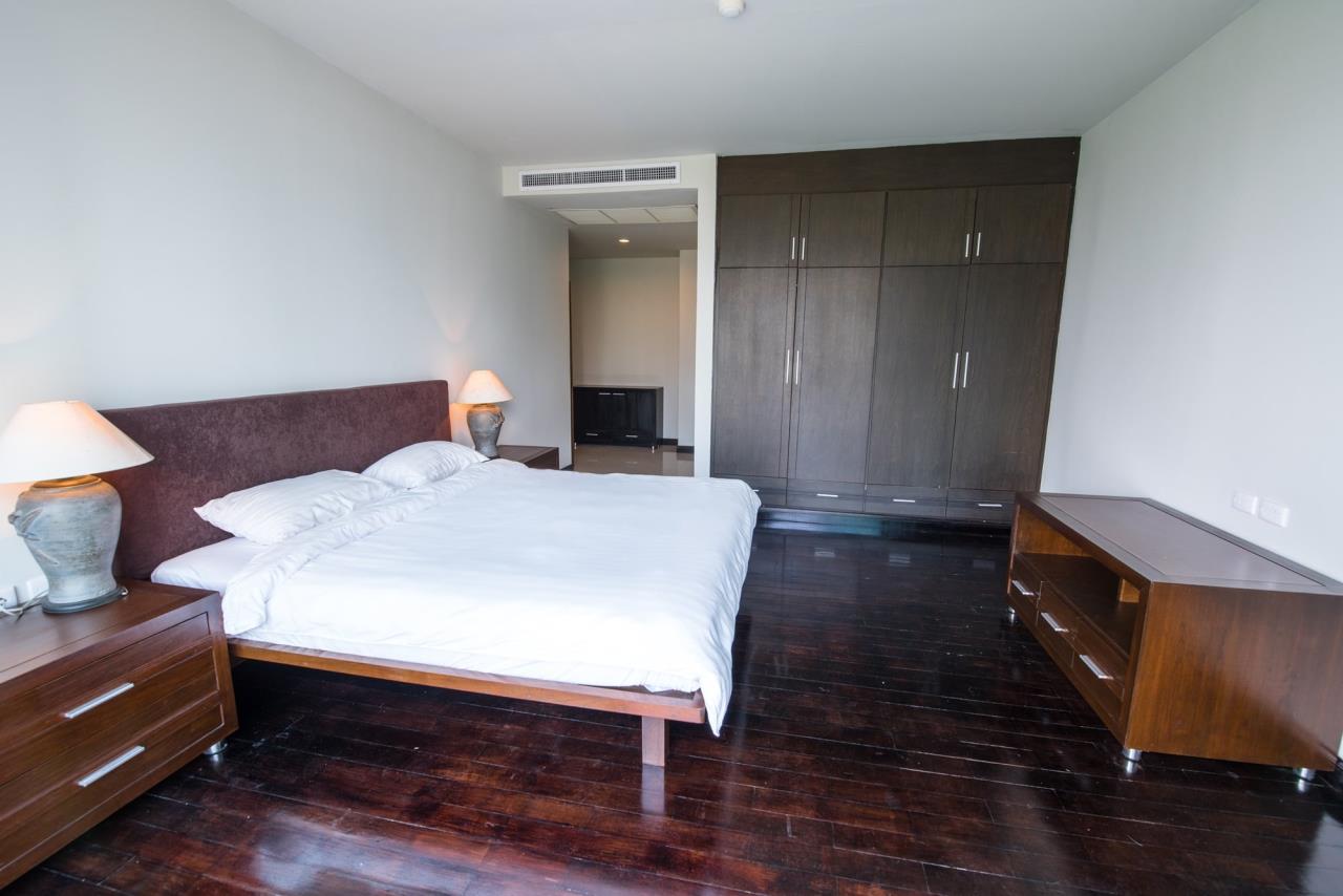 4 Bedrooms, 4 Bathrooms 230sqm size Baan Thirapa for Rent 85,000THB