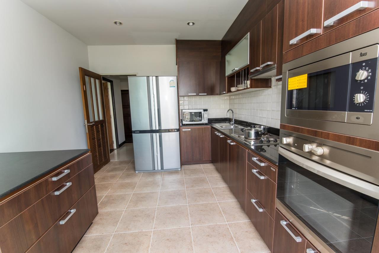 4 Bedrooms, 4 Bathrooms 230sqm size Baan Thirapa for Rent 85,000THB